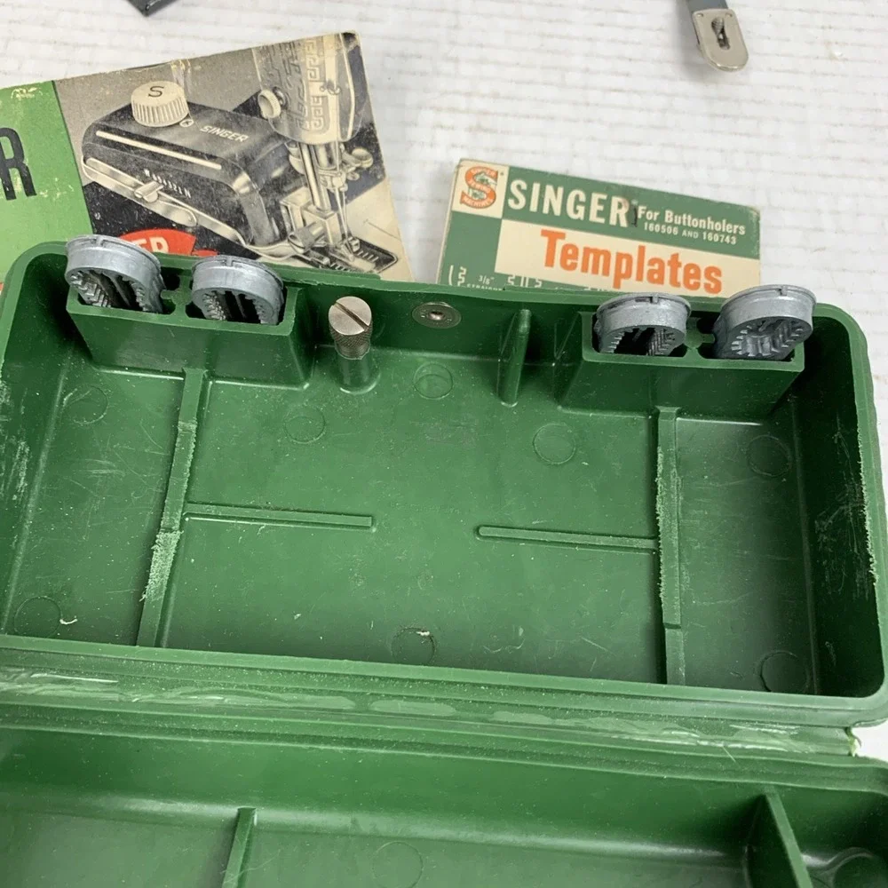 SINGER Button Holder Attachment Set  VINTAGE ACCESSORIES CASE LOT